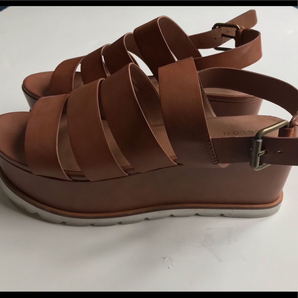 Platform Sandals - Picture 3 of 4